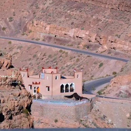 Kasbah Lucas Hostel Akhendachou n'Ait Ouffi Bagian luar foto