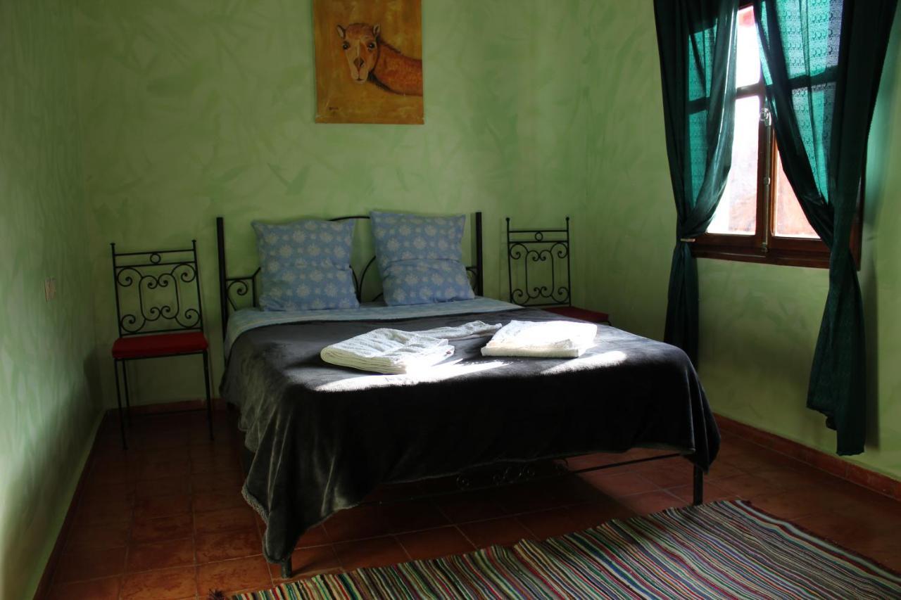 Kasbah Lucas Hostel Akhendachou n'Ait Ouffi Bagian luar foto