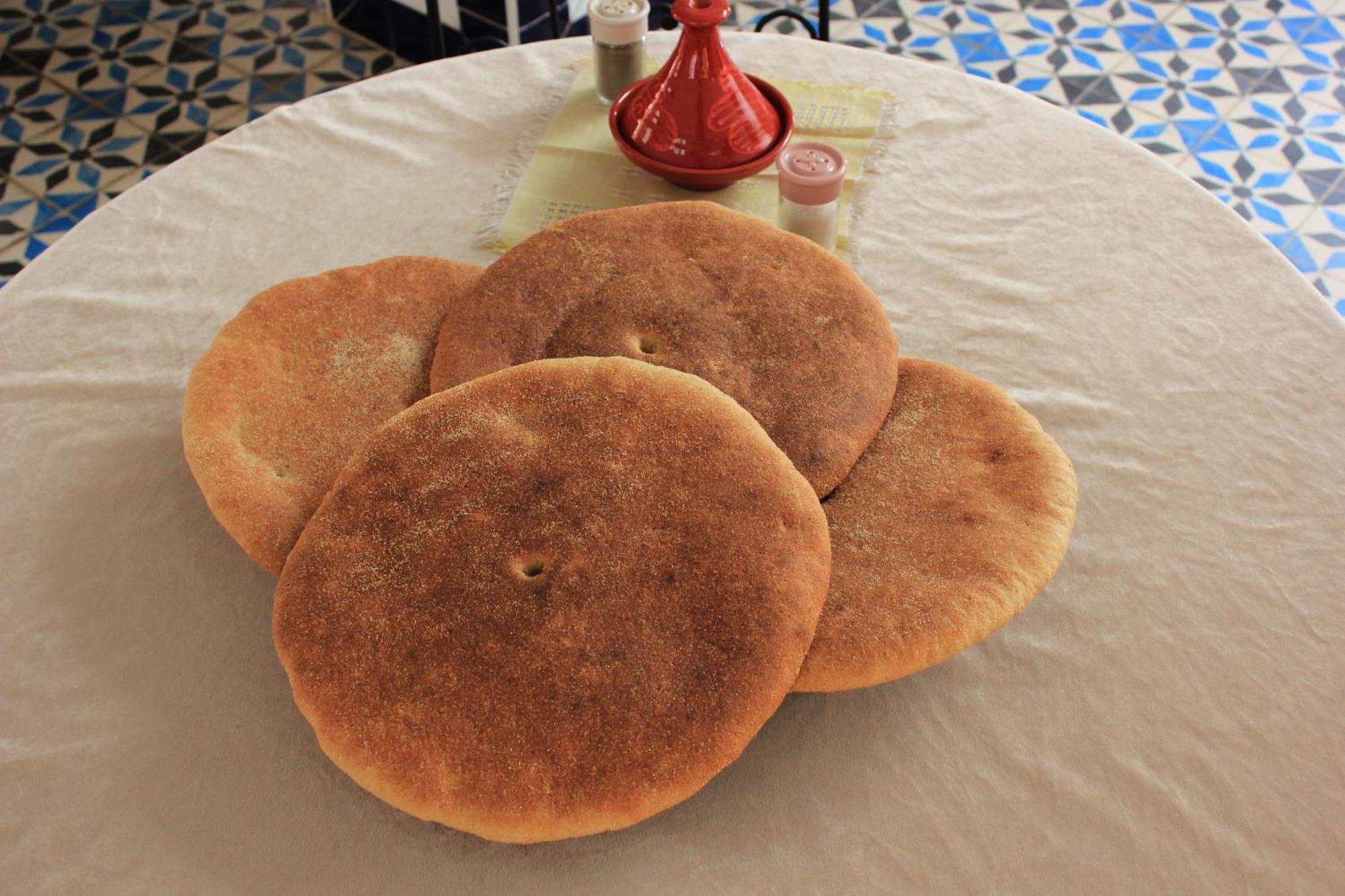 Kasbah Lucas Hostel Akhendachou n'Ait Ouffi Bagian luar foto